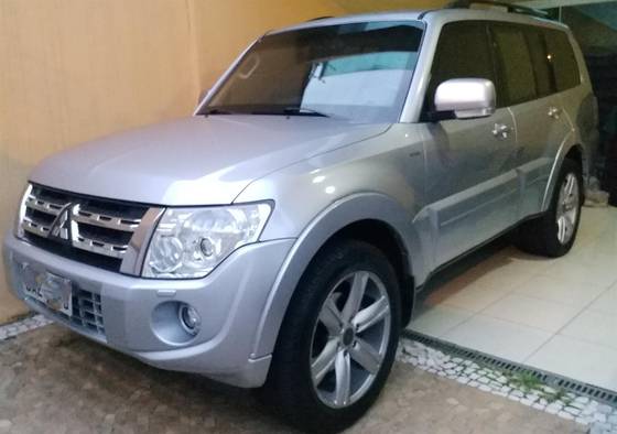 MITSUBISHI PAJERO FULL 3.8 HPE 4X4 V6 24V GASOLINA 4P AUTOMÁTICO MITSUBISHI PAJERO FULL 3.8 HPE 4X4 V6 24V GASOLINA 4P AUTOMÁTICO